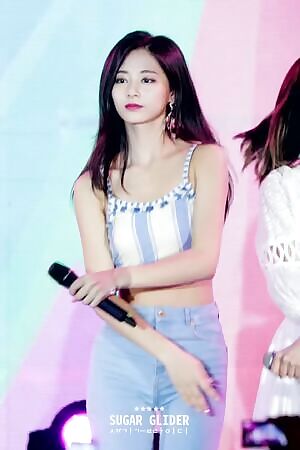 Twice - Tzuyu's Jiggly Jeans Butt