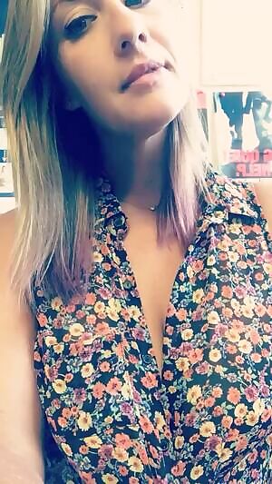 Big milfy breasts