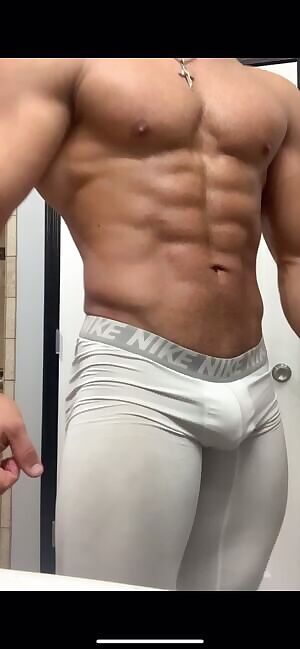 Who wants to worship my big sweaty ass?