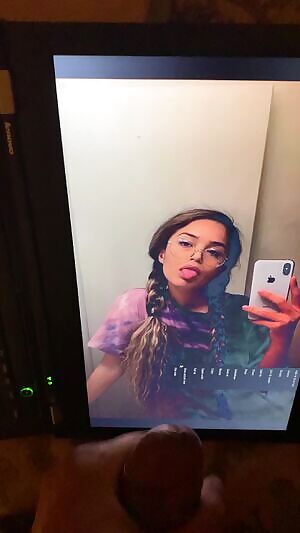 Valkyrae cum tribute