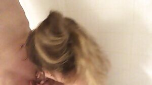 Gf sucking me in the shower 💦💦