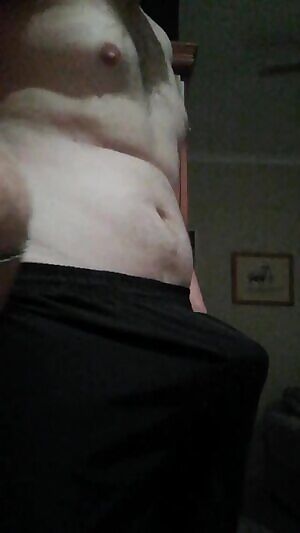 Bursting out this afternoon. Ladies, pm to play with a hung South African.