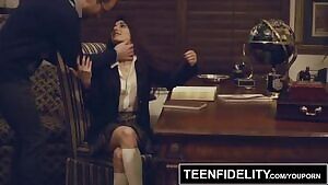 Teen Babe Michelle Taylor Fucked And Creampie By Her Horny Professor