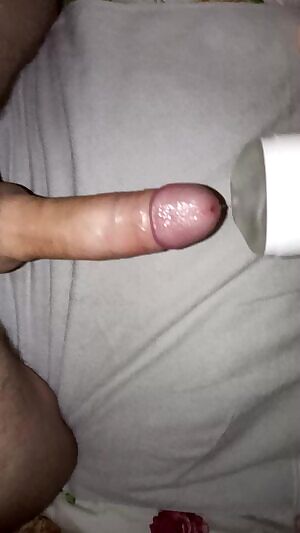 Tipping and penetrating my lovense Max2 during a session