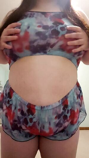 Just a quick titty drop before bed ❤