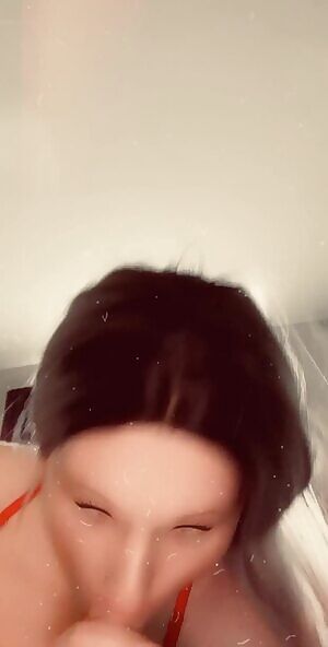 I wish I was sucking real cock 😩