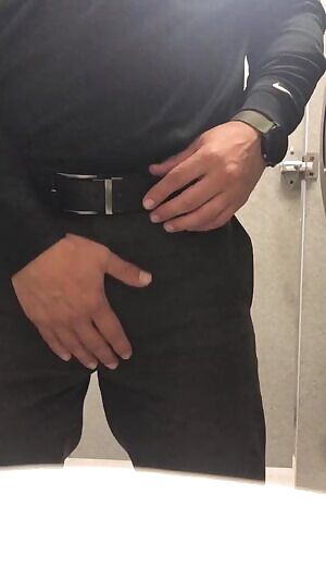 Baby it’s cold outside! Rare sleeve day in FL. Happy Friday all you naughty littles