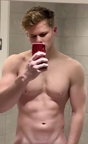 20 6’5” I’m in a mood 😏 Care to have a taste?