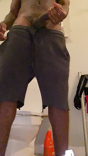 Can anyone swallow this for me please (no one ever been able to before or see what happens after I cum and u keep sucking idk anyone up for the challenge? From jersey shore area thick big breasted woman or bubble butt Twinks to the front