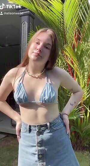 I love show my tits 😛