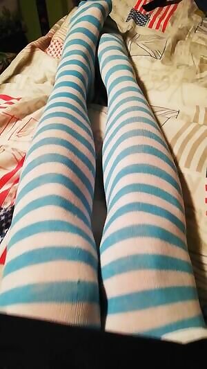 New thigh highs, don't you find them cute? 😍