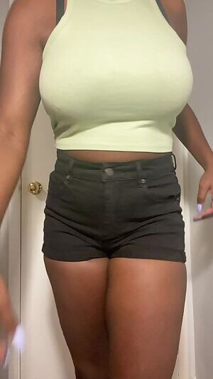 To the 5 people sorting by new... LOOK AT MY TITTIES!!!