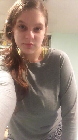 Unwrapping my titties for ya 😋