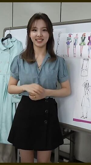 Twice Nayeon's polite bow