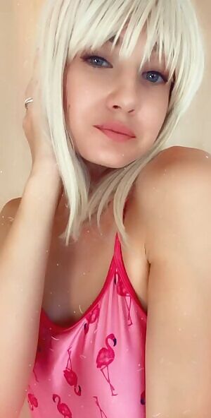 blonde hair and blue eyes 🐝👁