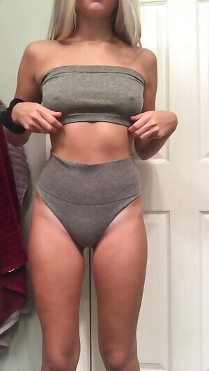 Tiny titty drop/squeeze as a irst post ☀️