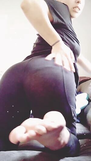 ✨ I've got the perfect place for you to bury your face. 😜 Vanilla or me, maybe even a lil by if you're sweet; available for live , chatty , and custom orders. ✨