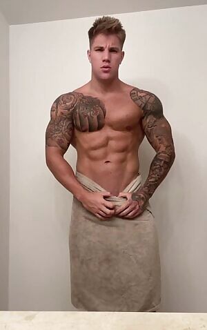 Happy Towel Tuesday 😜
