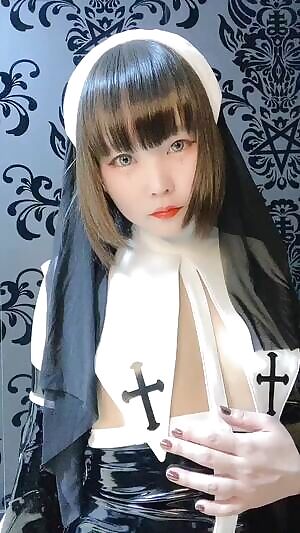 Nun Cosplay By @babyakaneko