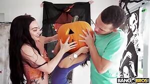 Tia Cyrus - Swalloween Treat