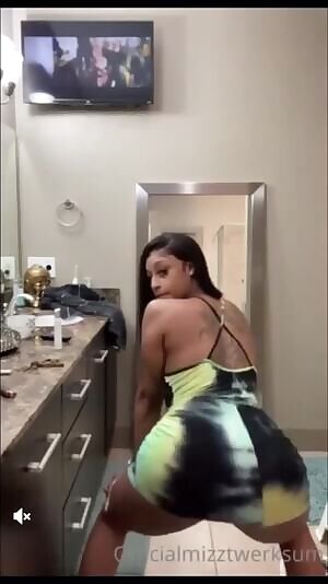 Check link in comments for her new video 👇🏽🔥💦