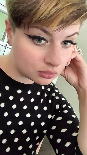 Sneaky office ahegao