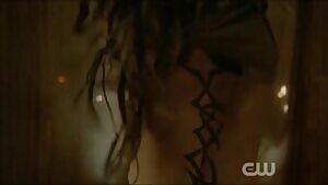 Eliza Taylor and Jessica harmon sex in the100